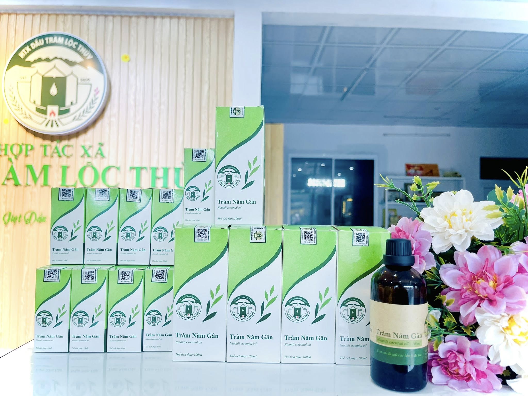 Tinh dầu tràm Năm Gân - Hợp Tác Xã Sản Xuất, Chế Biến, Dịch Vụ Dầu Tràm Xã Lộc Thủy